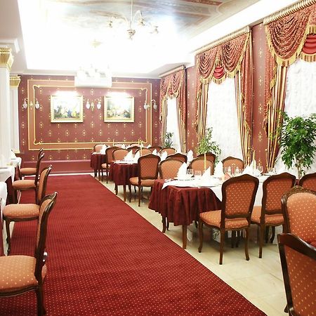 Marlen Hotel Rivne Kültér fotó