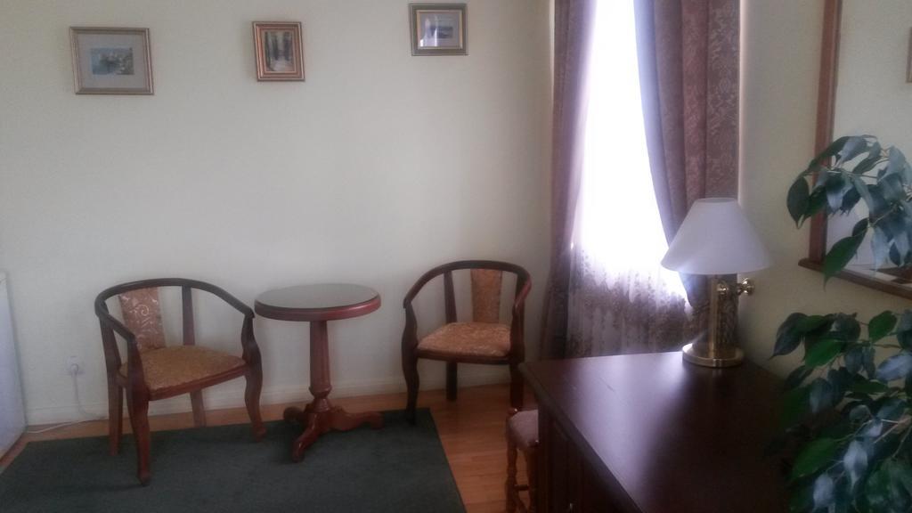 Marlen Hotel Rivne Kültér fotó